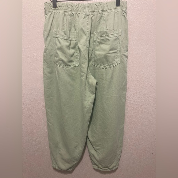 Anthropologie Pilcro Sage Green Barrel Leg Tapered Pants Size 29 - Picture 5 of 5
